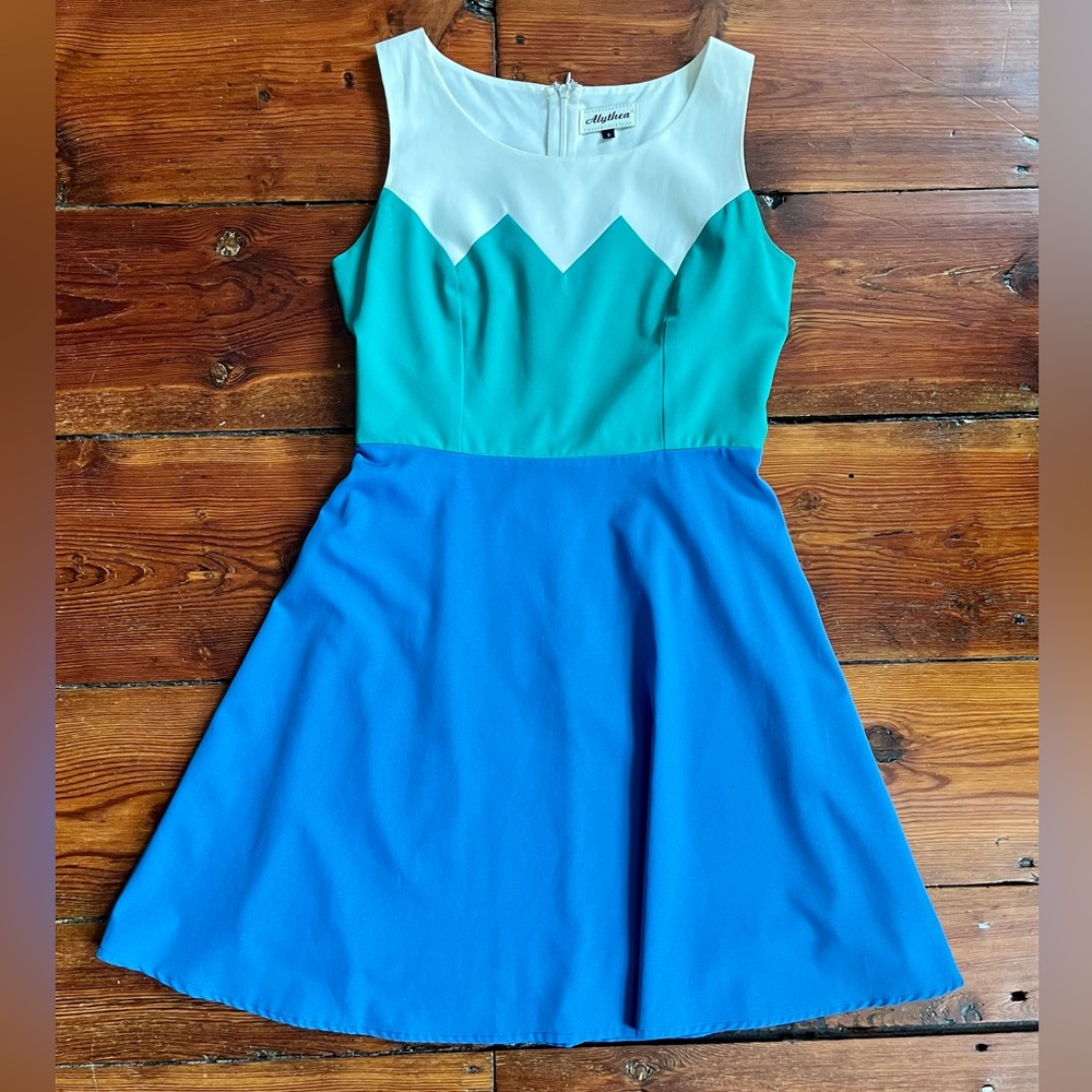 Alythea White and Teal Colorblock Sleeveless Dress